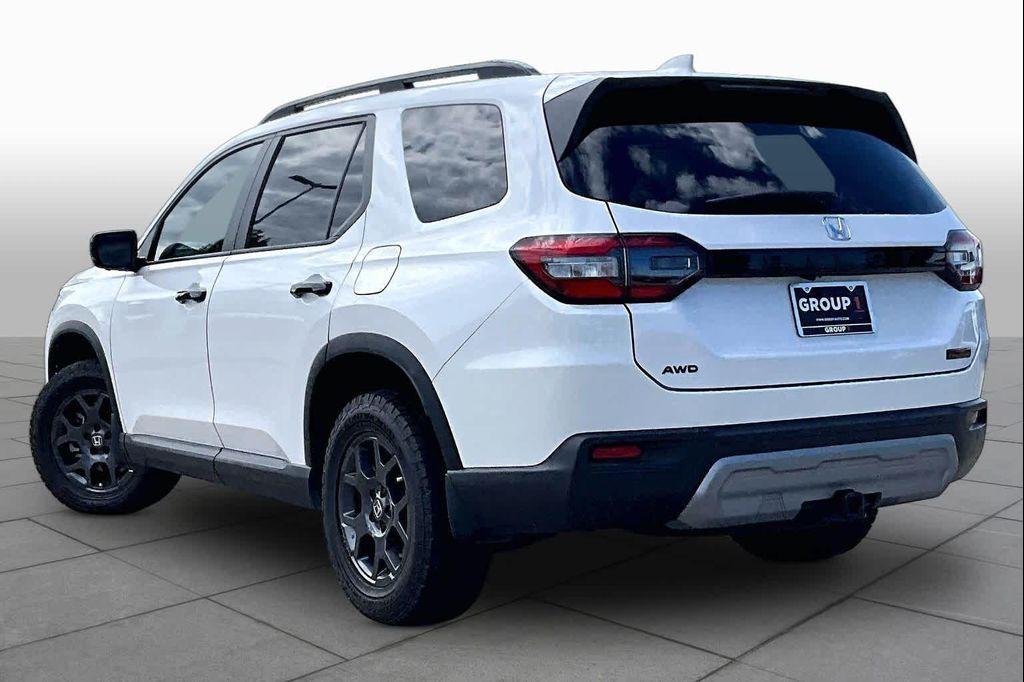 used 2025 Honda Pilot car, priced at $43,720