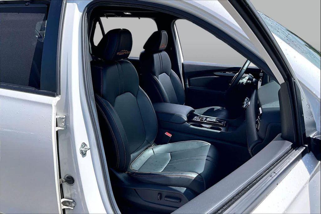 used 2025 Honda Pilot car, priced at $43,720