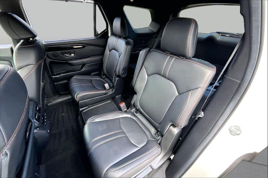used 2025 Honda Pilot car, priced at $43,720