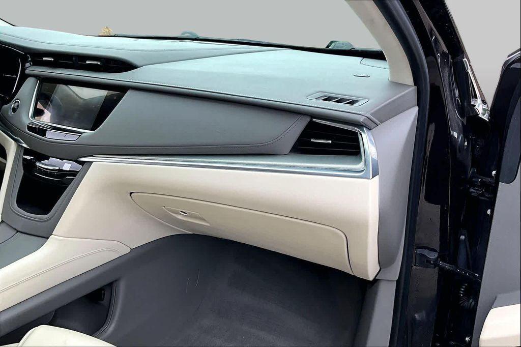 used 2018 Cadillac XT5 car, priced at $21,220