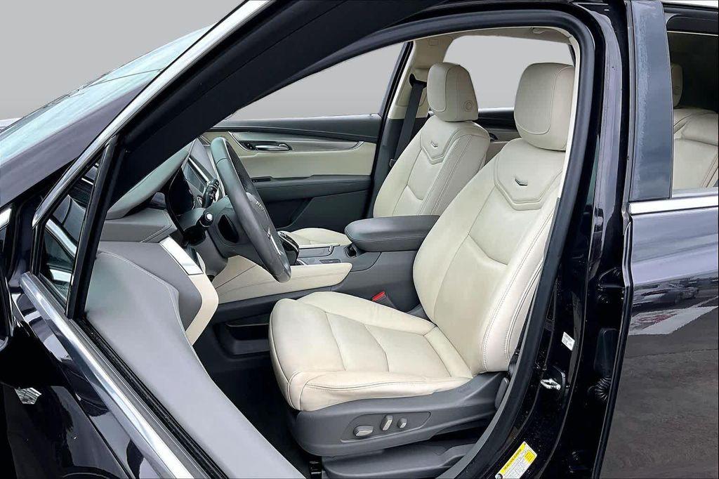 used 2018 Cadillac XT5 car, priced at $21,220