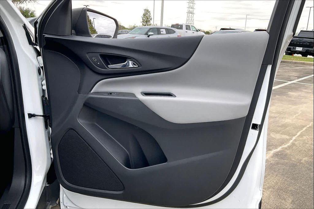 used 2021 Chevrolet Equinox car, priced at $14,995