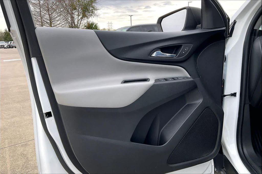 used 2021 Chevrolet Equinox car, priced at $14,995