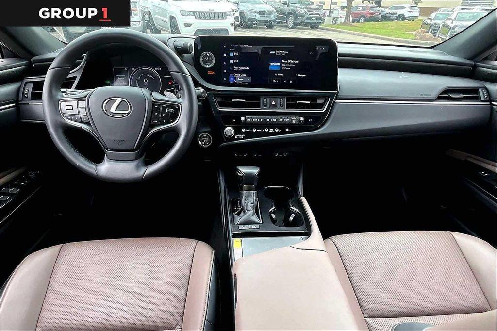 used 2024 Lexus ES 300h car, priced at $37,495