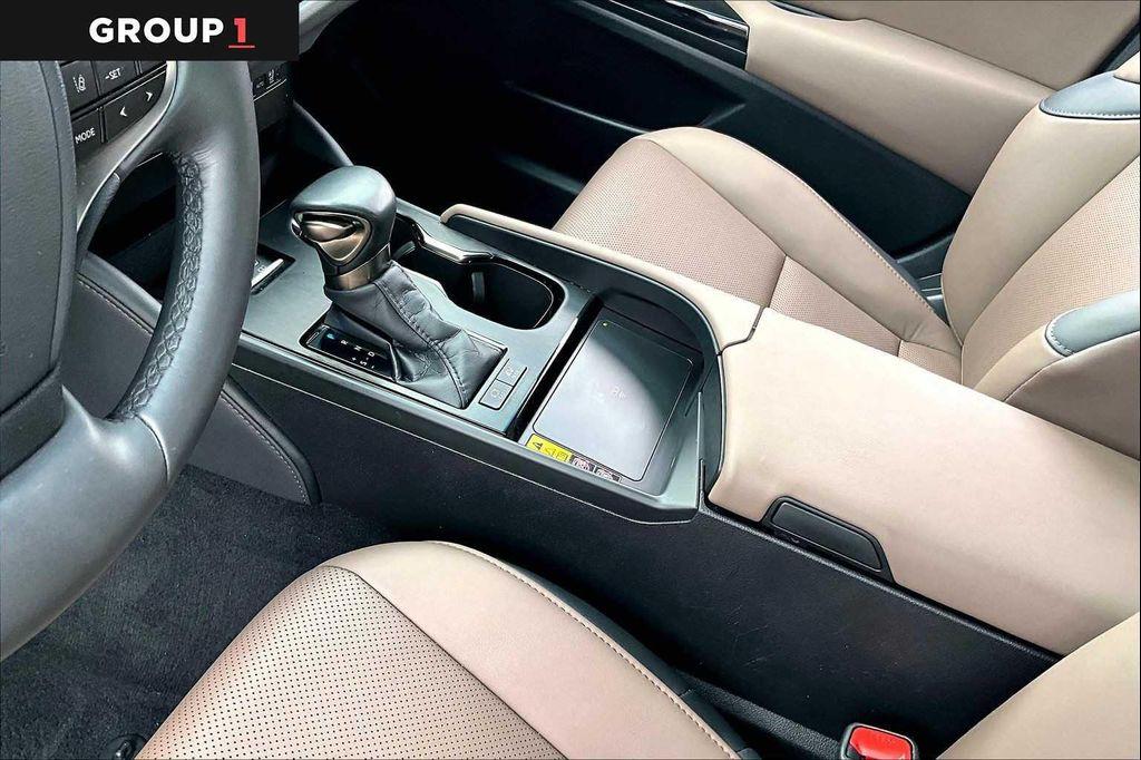 used 2024 Lexus ES 300h car, priced at $37,495