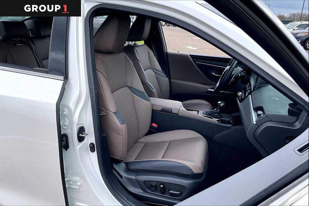 used 2024 Lexus ES 300h car, priced at $37,495