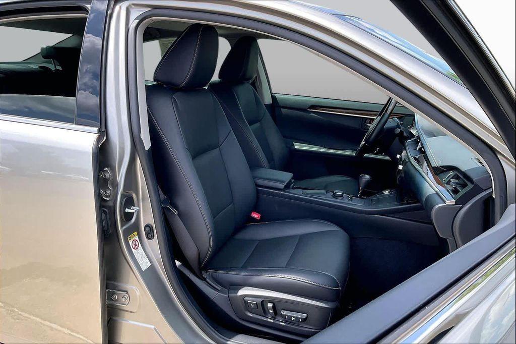 used 2015 Lexus ES 350 car, priced at $21,710