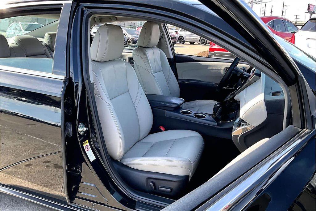 used 2014 Toyota Avalon car, priced at $14,495