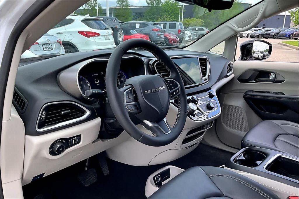 used 2024 Chrysler Pacifica car, priced at $26,220