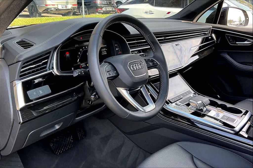 used 2025 Audi Q7 car, priced at $52,995