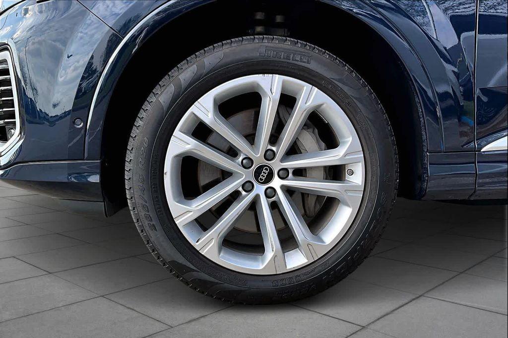 used 2025 Audi Q7 car, priced at $52,995