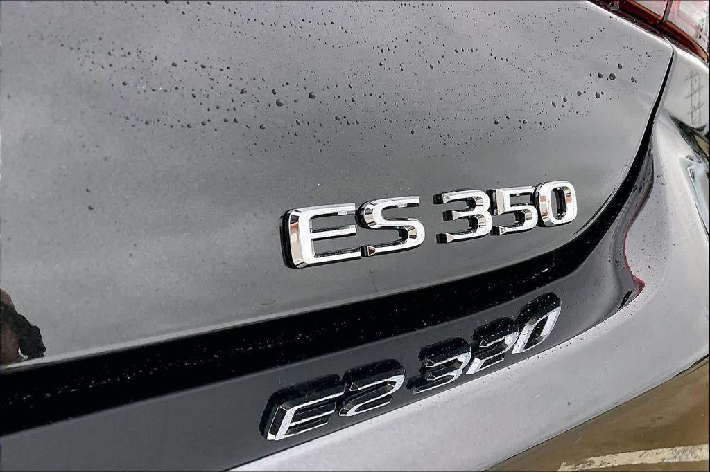 new 2025 Lexus ES 350 car, priced at $49,224