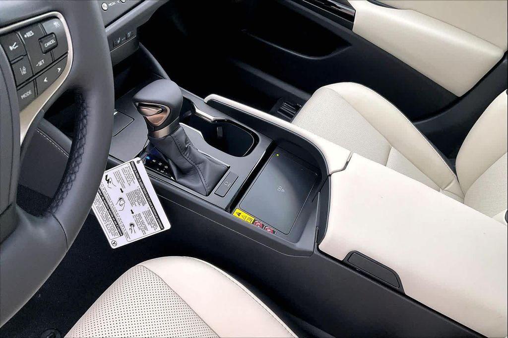 new 2025 Lexus ES 350 car, priced at $49,224