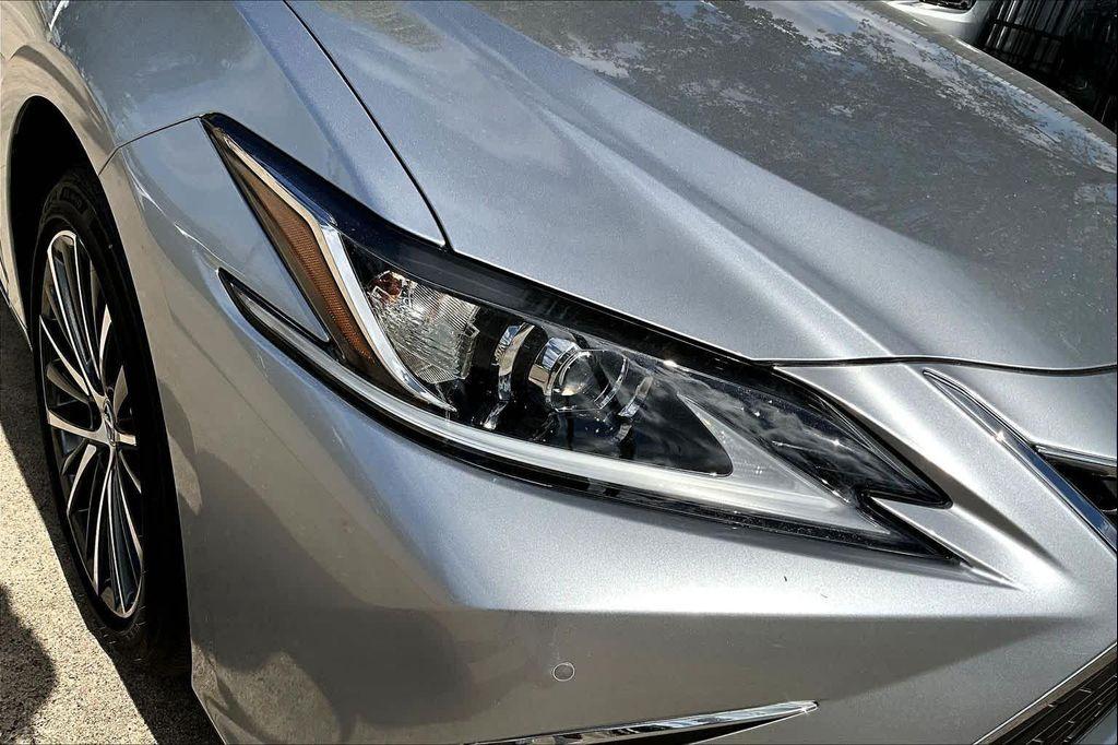 new 2025 Lexus ES 350 car, priced at $49,525