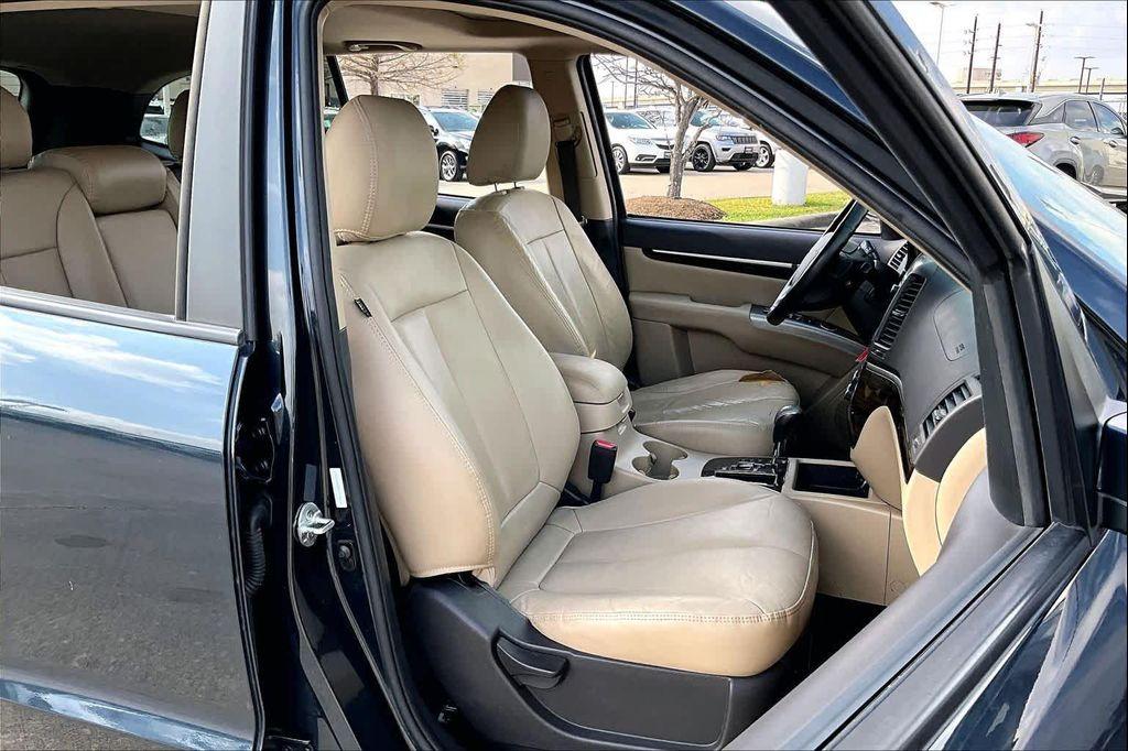 used 2012 Hyundai Santa Fe car, priced at $7,995