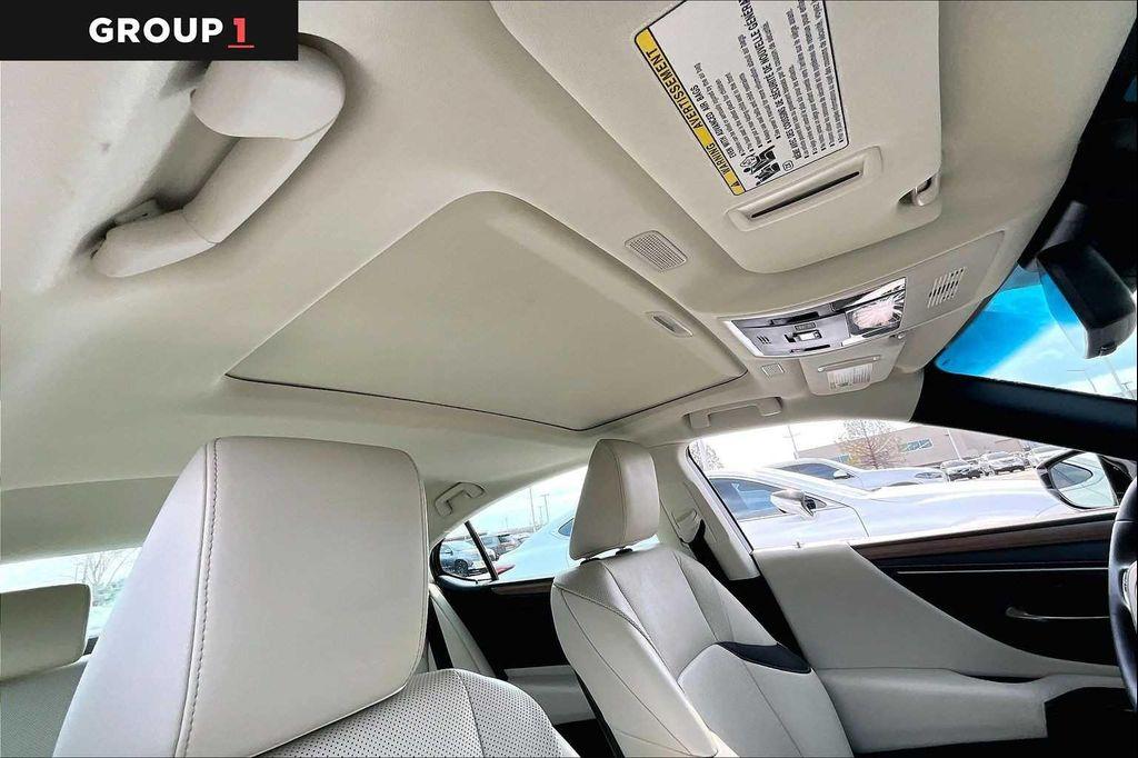 used 2025 Lexus ES 300h car, priced at $46,495