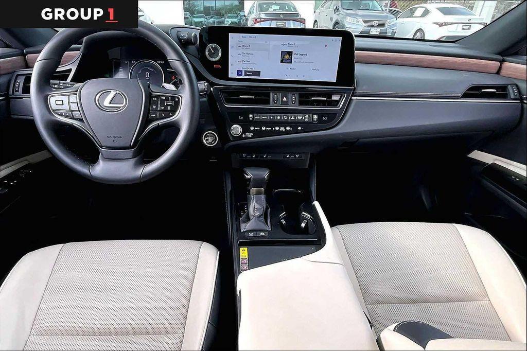 used 2025 Lexus ES 300h car, priced at $46,495