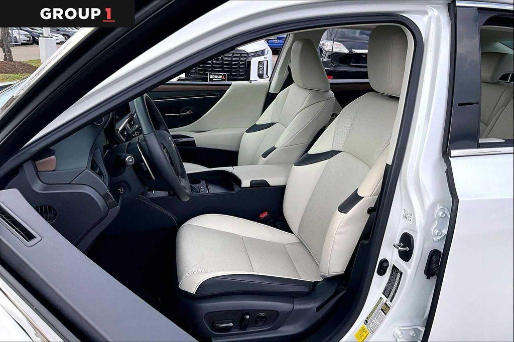 used 2025 Lexus ES 300h car, priced at $46,495