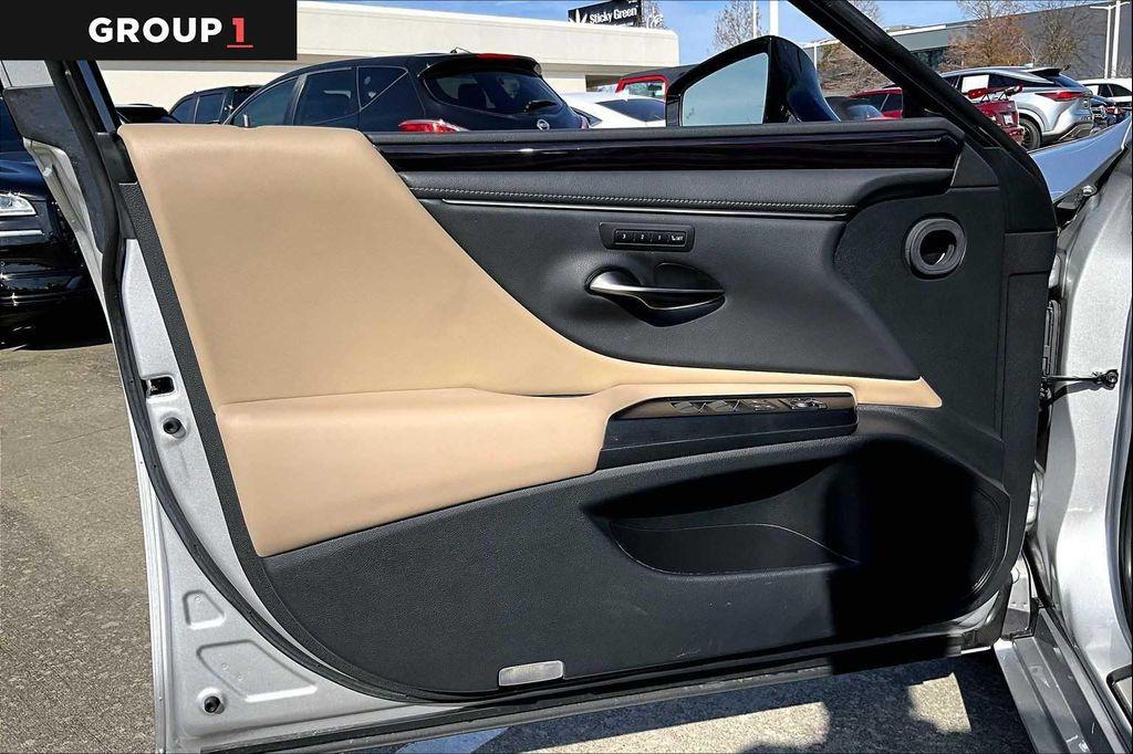 used 2020 Lexus ES 350 car, priced at $31,262