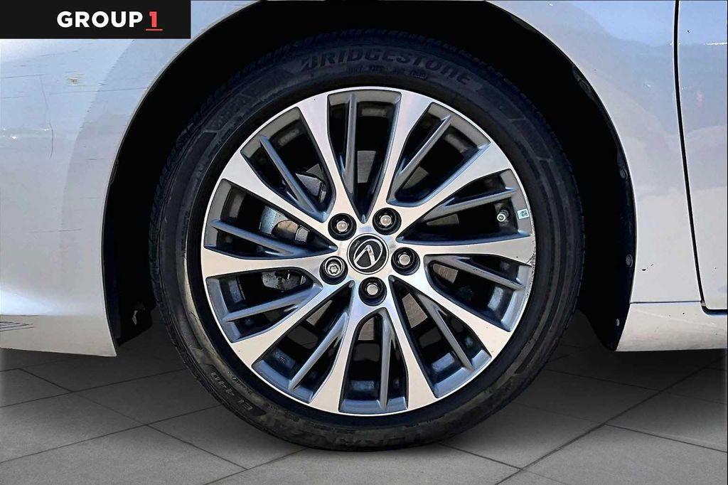 used 2020 Lexus ES 350 car, priced at $31,262