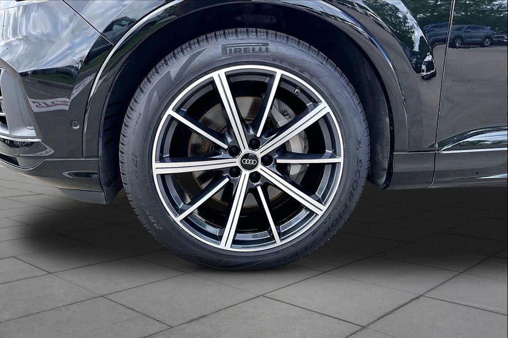 used 2022 Audi Q7 car, priced at $35,624