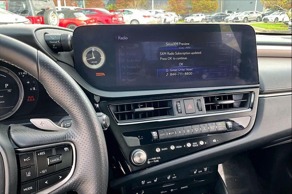 used 2022 Lexus ES 300h car, priced at $30,063