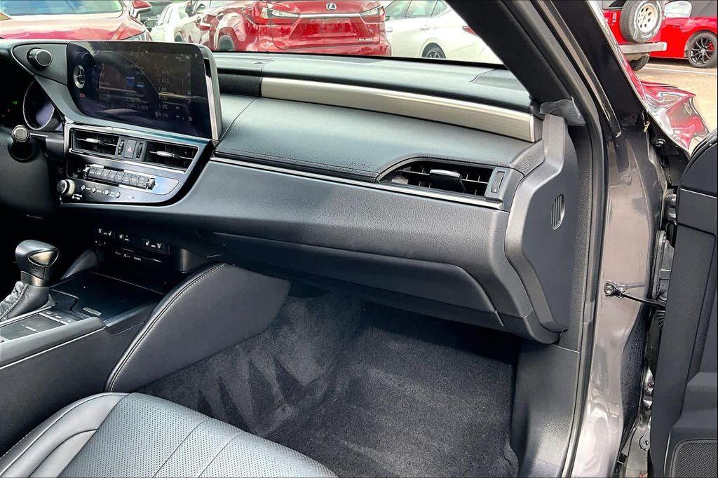 used 2022 Lexus ES 300h car, priced at $30,063