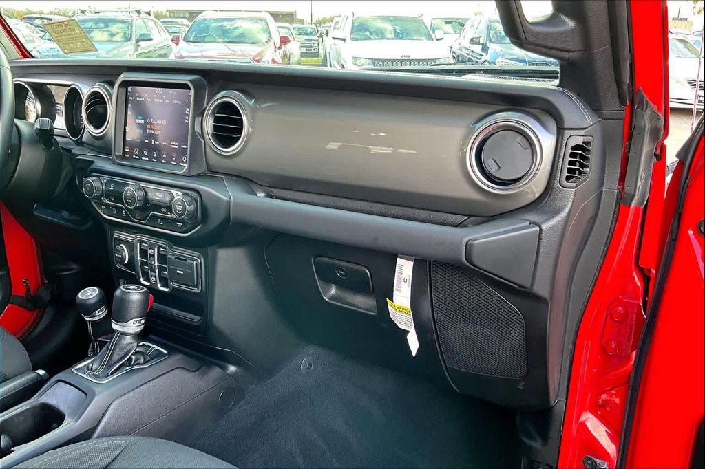 used 2022 Jeep Gladiator car, priced at $25,495