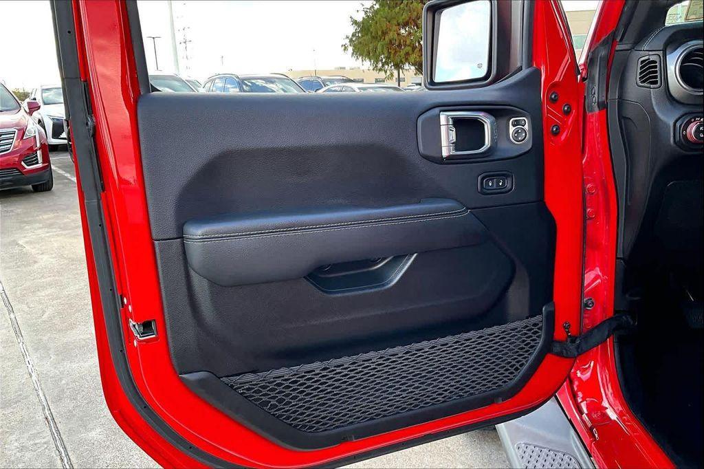 used 2022 Jeep Gladiator car, priced at $25,495