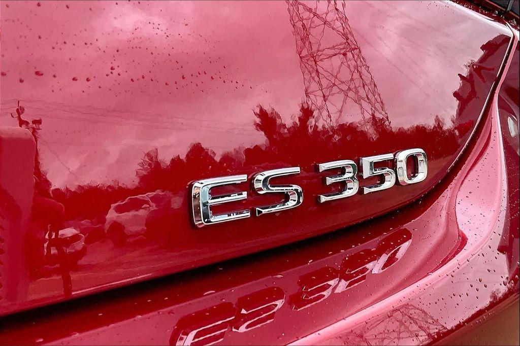 new 2025 Lexus ES 350 car, priced at $49,224