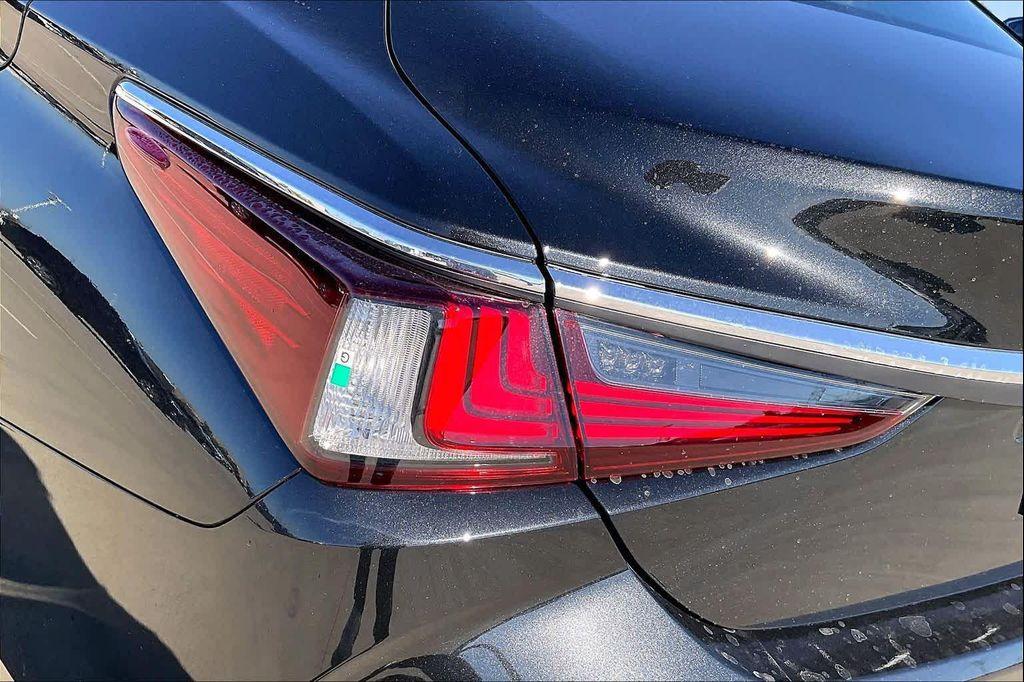 new 2025 Lexus ES 350 car, priced at $49,444