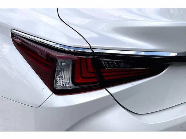 new 2025 Lexus ES 350 car, priced at $49,550