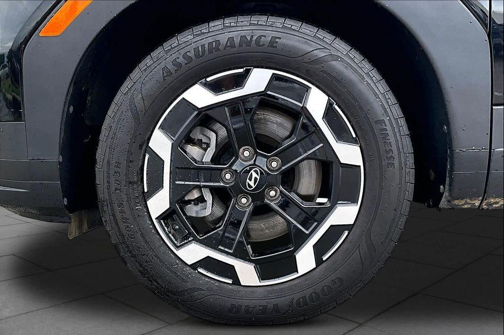 used 2024 Hyundai Santa Fe car, priced at $28,720