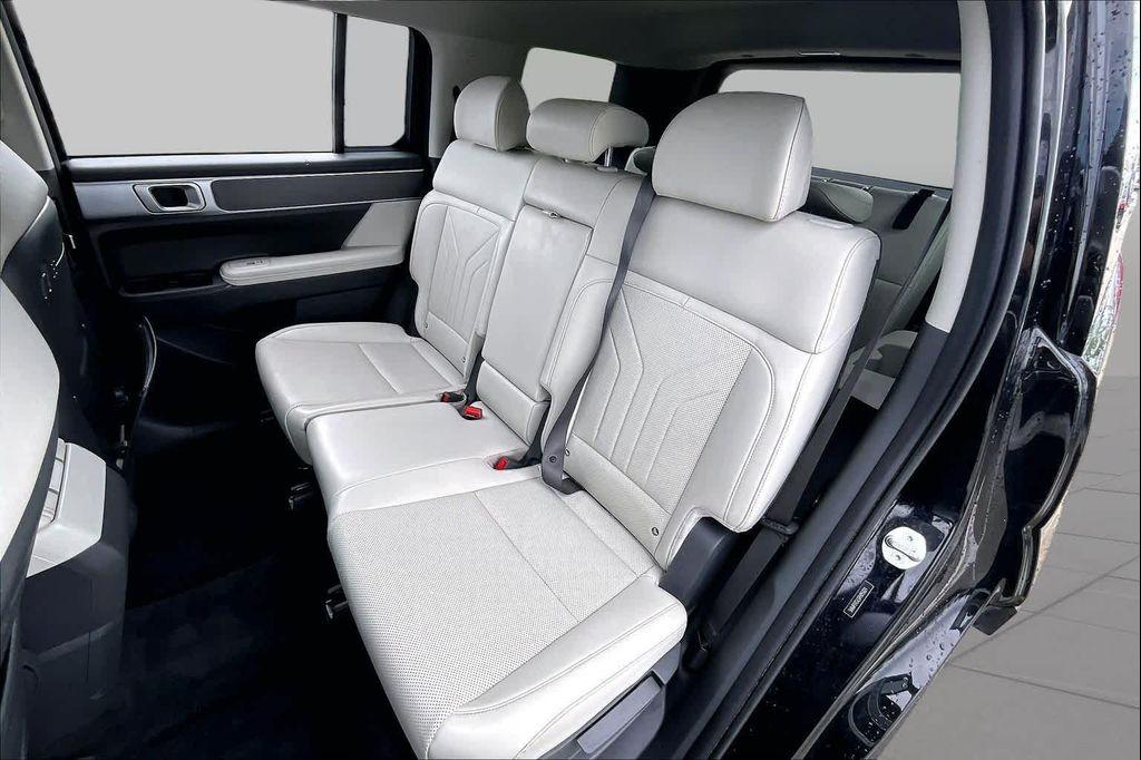 used 2024 Hyundai Santa Fe car, priced at $28,720