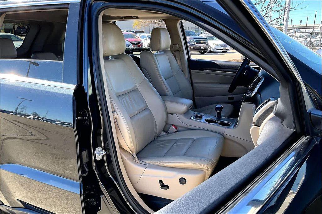 used 2015 Jeep Grand Cherokee car, priced at $14,995