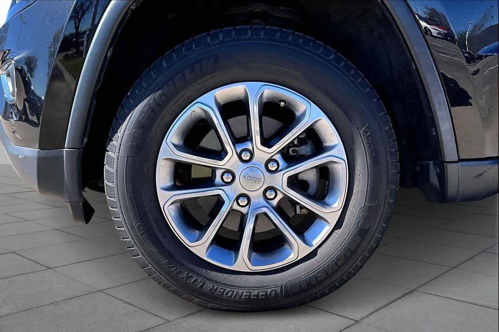 used 2015 Jeep Grand Cherokee car, priced at $14,995