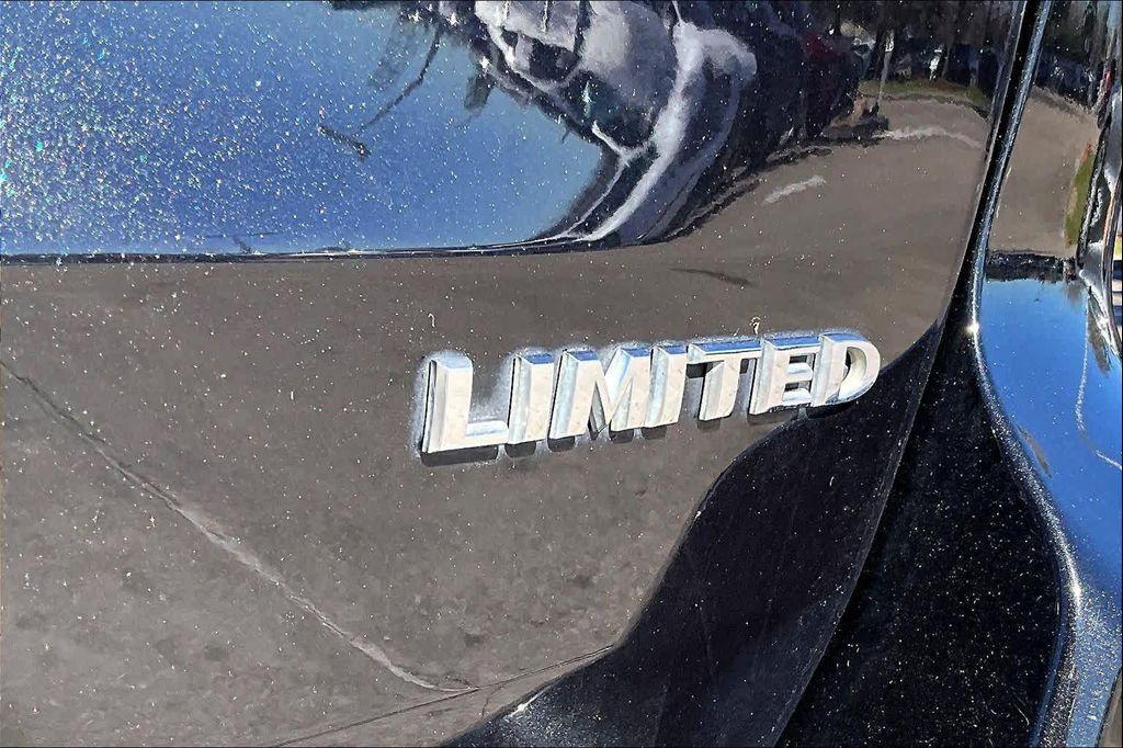 used 2015 Jeep Grand Cherokee car, priced at $14,995