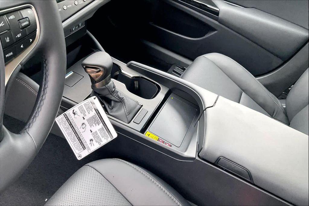 new 2025 Lexus ES 350 car, priced at $49,600