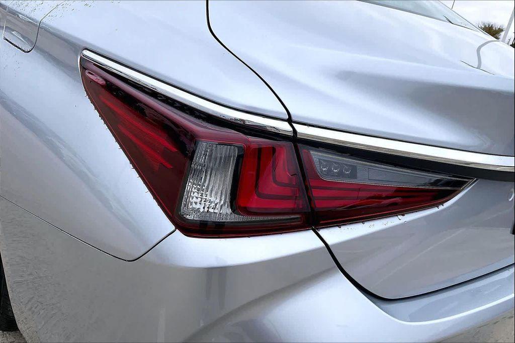 new 2025 Lexus ES 350 car, priced at $49,600