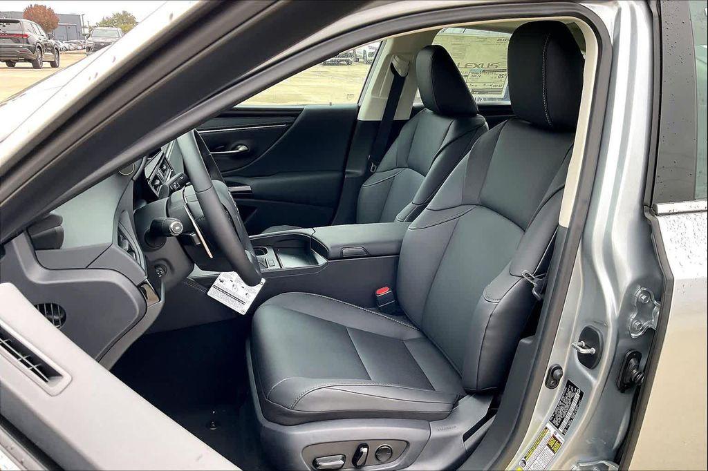 new 2025 Lexus ES 350 car, priced at $49,600
