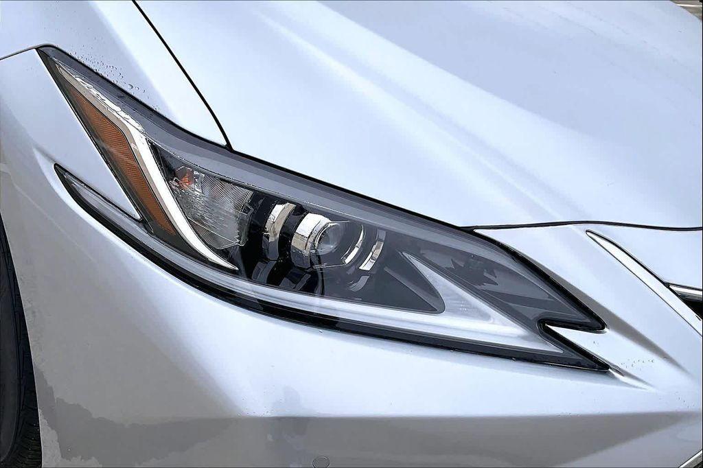 new 2025 Lexus ES 350 car, priced at $49,600