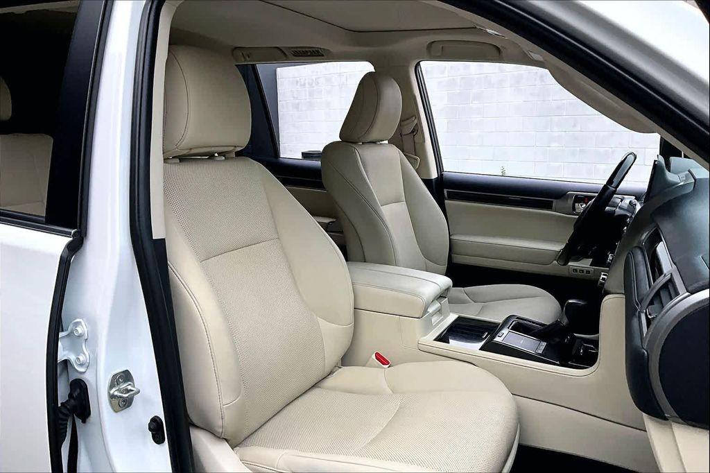 used 2023 Lexus GX 460 car, priced at $53,995