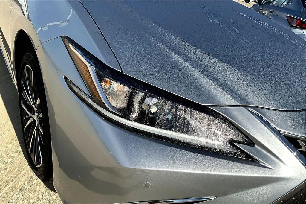 new 2025 Lexus ES 350 car, priced at $49,724