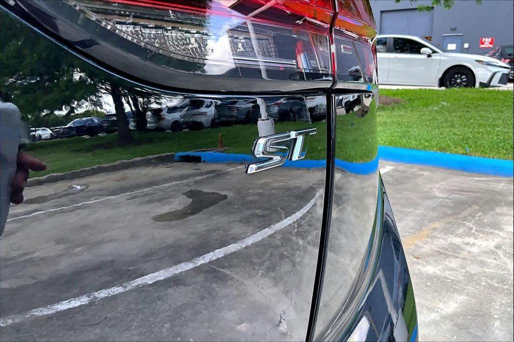 used 2022 Buick Envision car, priced at $23,520