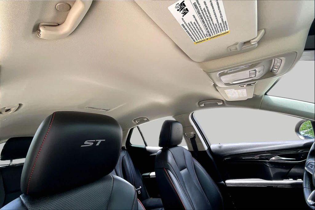 used 2022 Buick Envision car, priced at $23,520