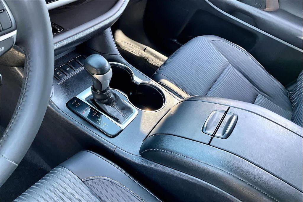 used 2016 Toyota Highlander car, priced at $17,995