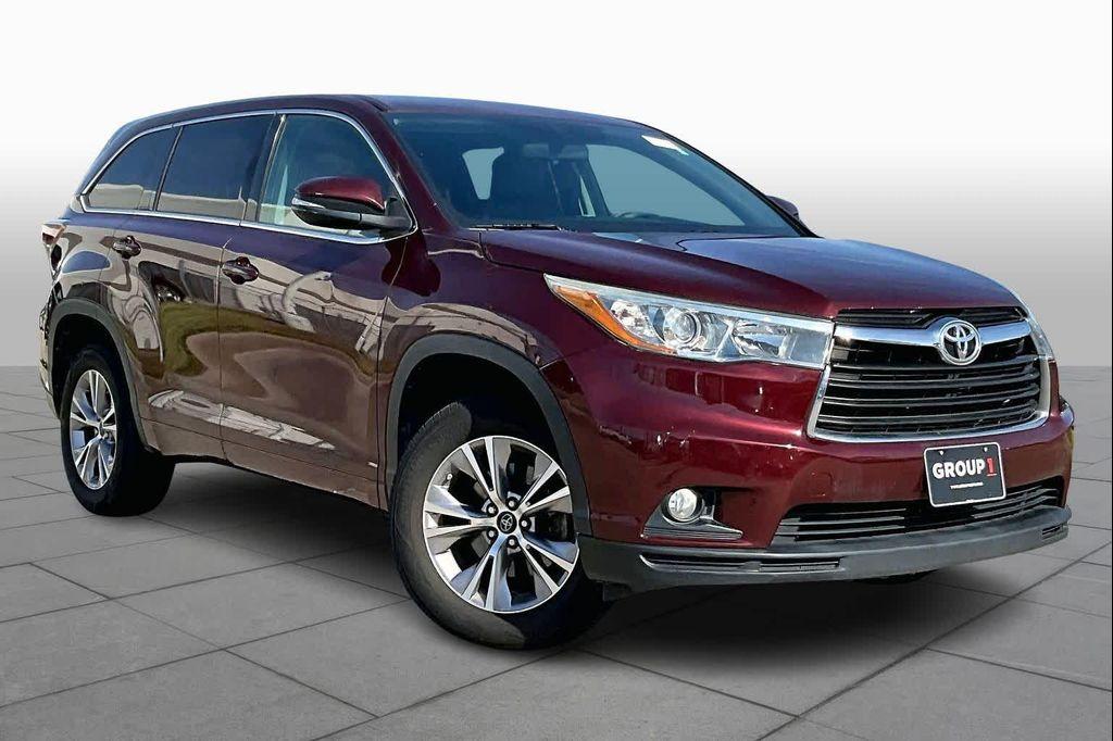 used 2016 Toyota Highlander car, priced at $17,995