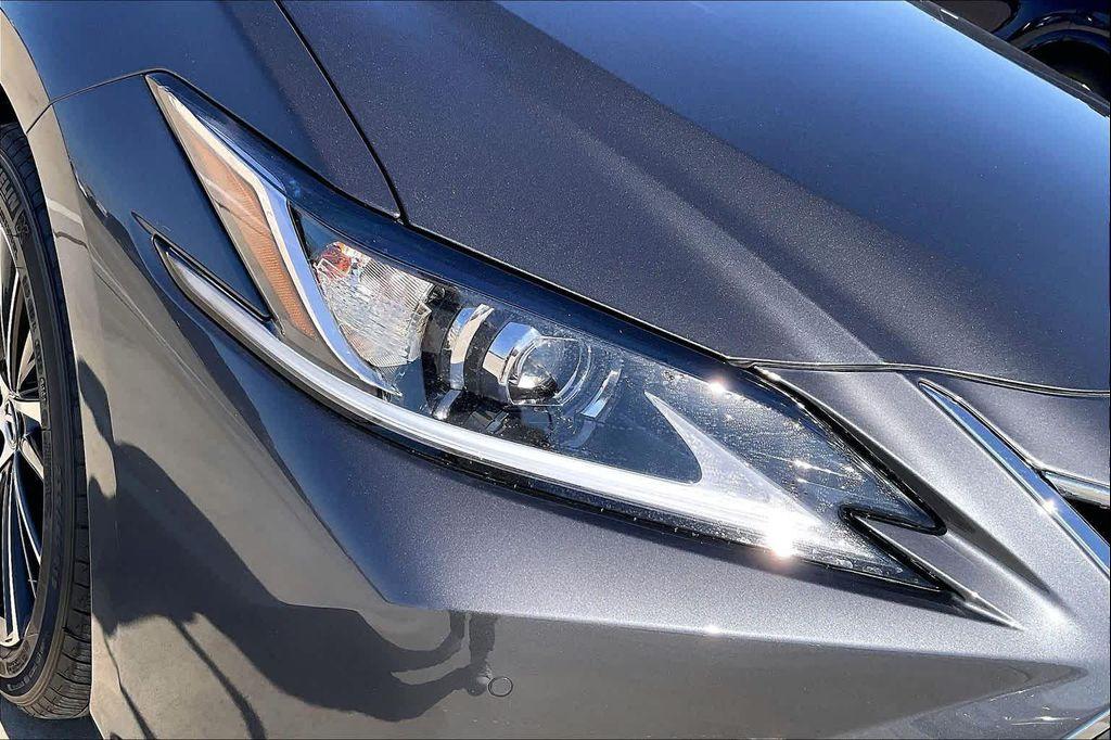 new 2025 Lexus ES 350 car, priced at $49,649