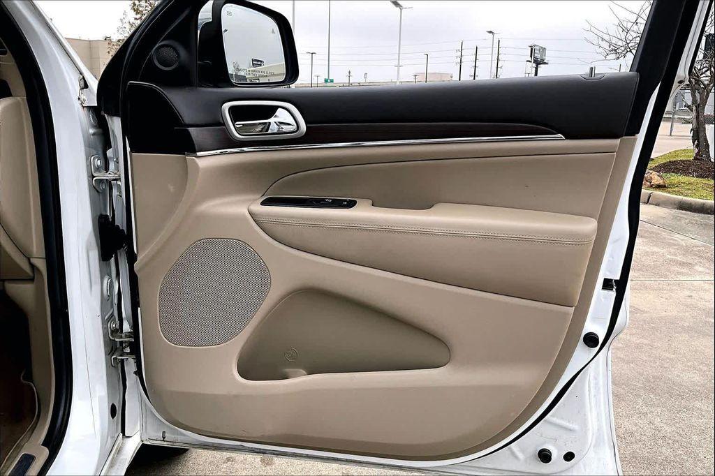 used 2015 Jeep Grand Cherokee car, priced at $10,495