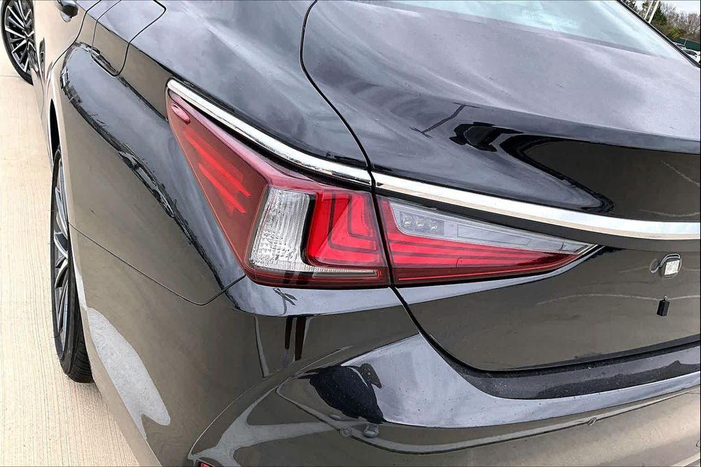 new 2025 Lexus ES 350 car, priced at $47,865